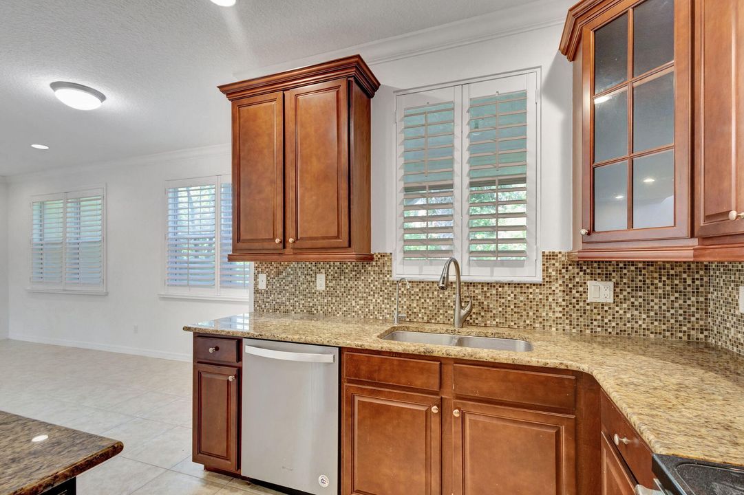 For Sale: $529,900 (3 beds, 2 baths, 1626 Square Feet)