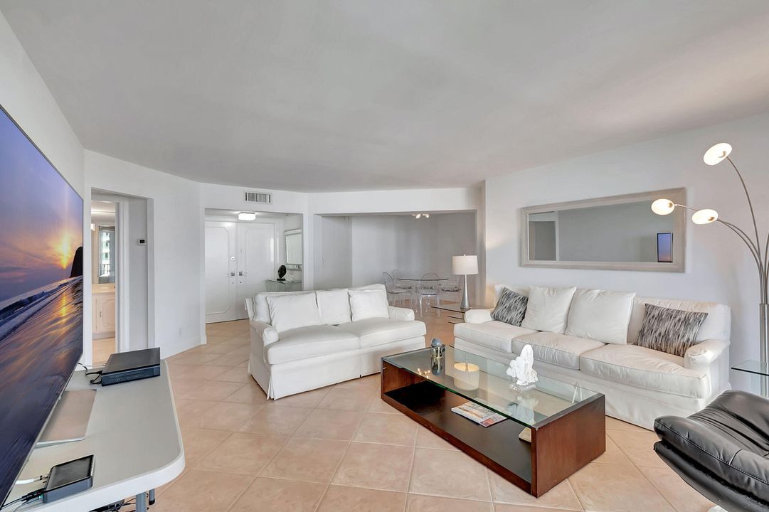 For Sale: $1,400,000 (2 beds, 2 baths, 1446 Square Feet)