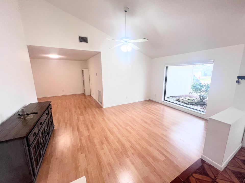 For Rent: $4,700 (4 beds, 2 baths, 2218 Square Feet)