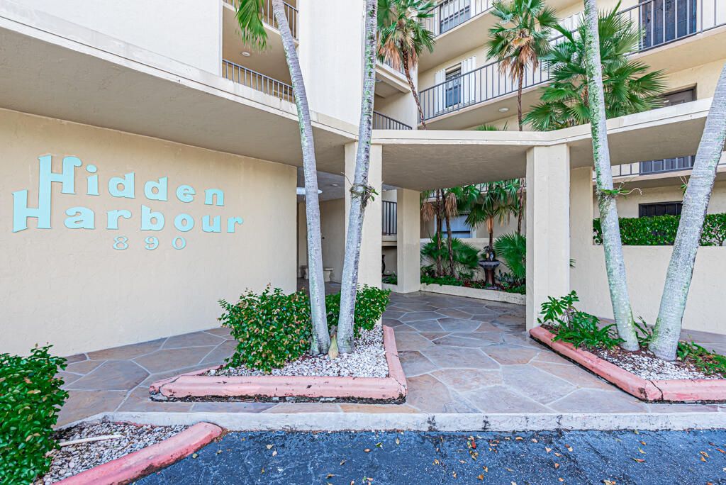 For Sale: $198,000 (2 beds, 2 baths, 1025 Square Feet)