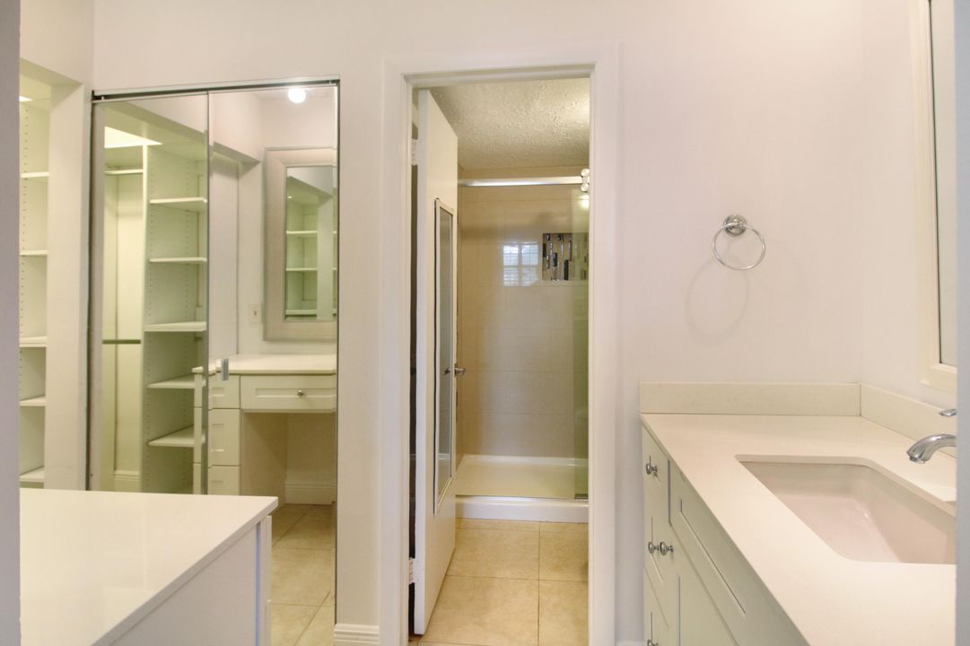 For Sale: $225,000 (1 beds, 2 baths, 1050 Square Feet)