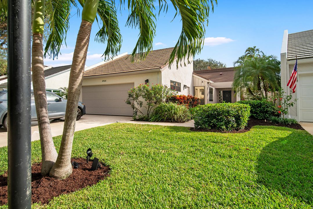 For Sale: $1,098,000 (3 beds, 3 baths, 1976 Square Feet)