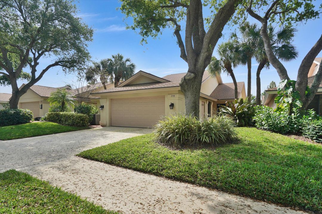 For Sale: $1,200,000 (3 beds, 2 baths, 1889 Square Feet)