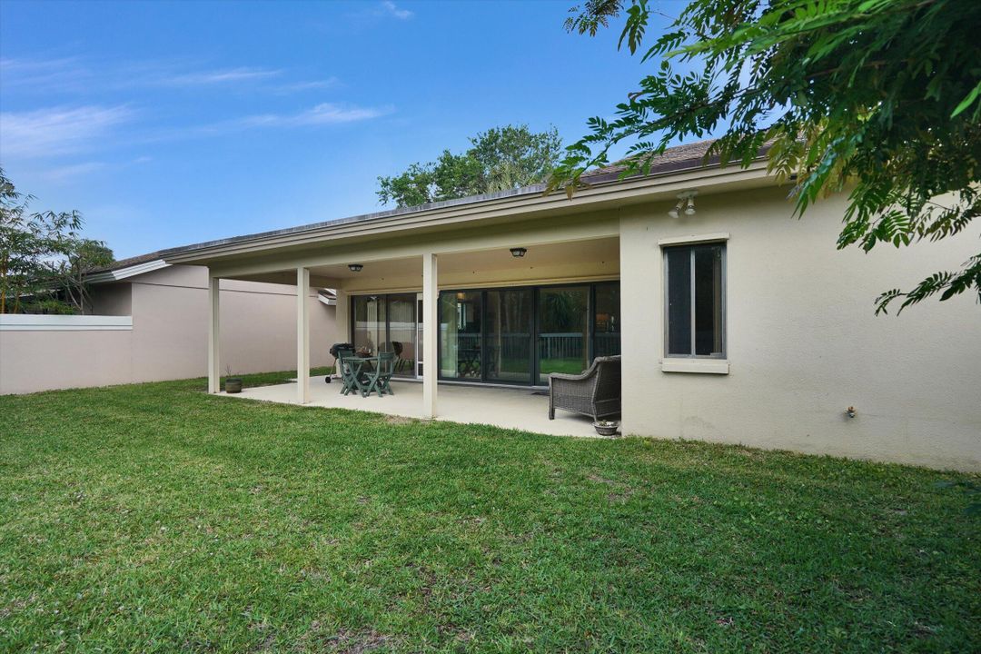 For Sale: $1,200,000 (3 beds, 2 baths, 1889 Square Feet)