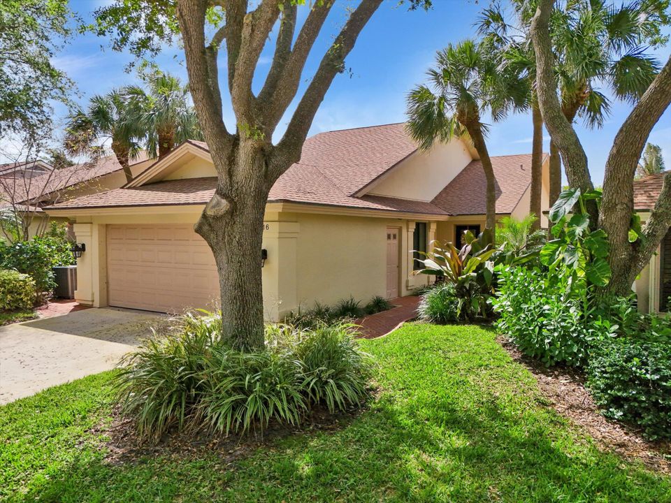 For Sale: $1,200,000 (3 beds, 2 baths, 1889 Square Feet)