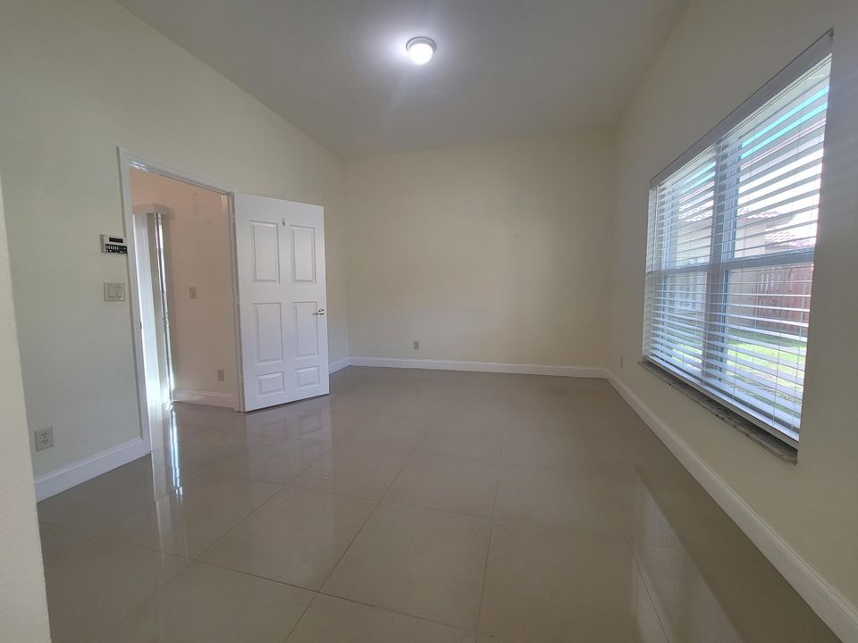 For Rent: $2,750 (2 beds, 2 baths, 1189 Square Feet)