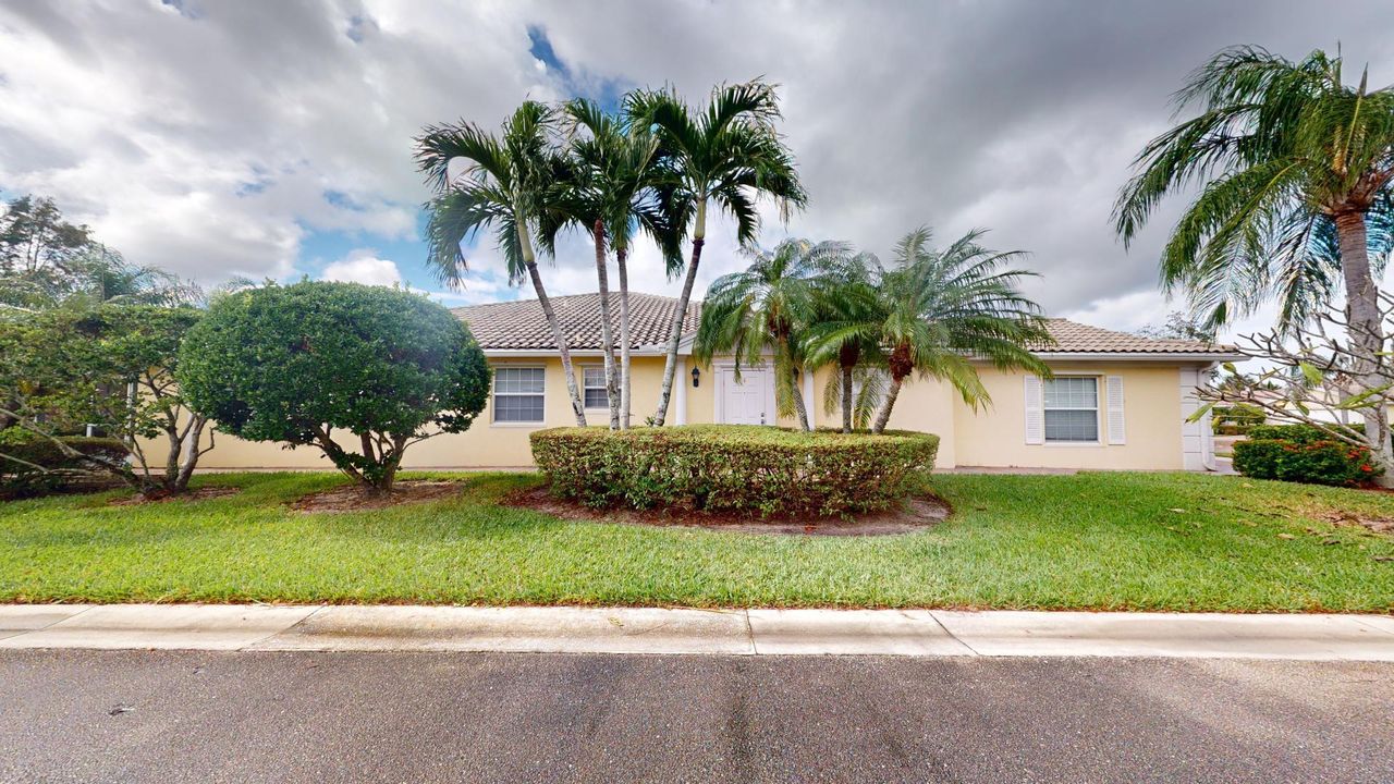 For Sale: $325,000 (2 beds, 2 baths, 1680 Square Feet)