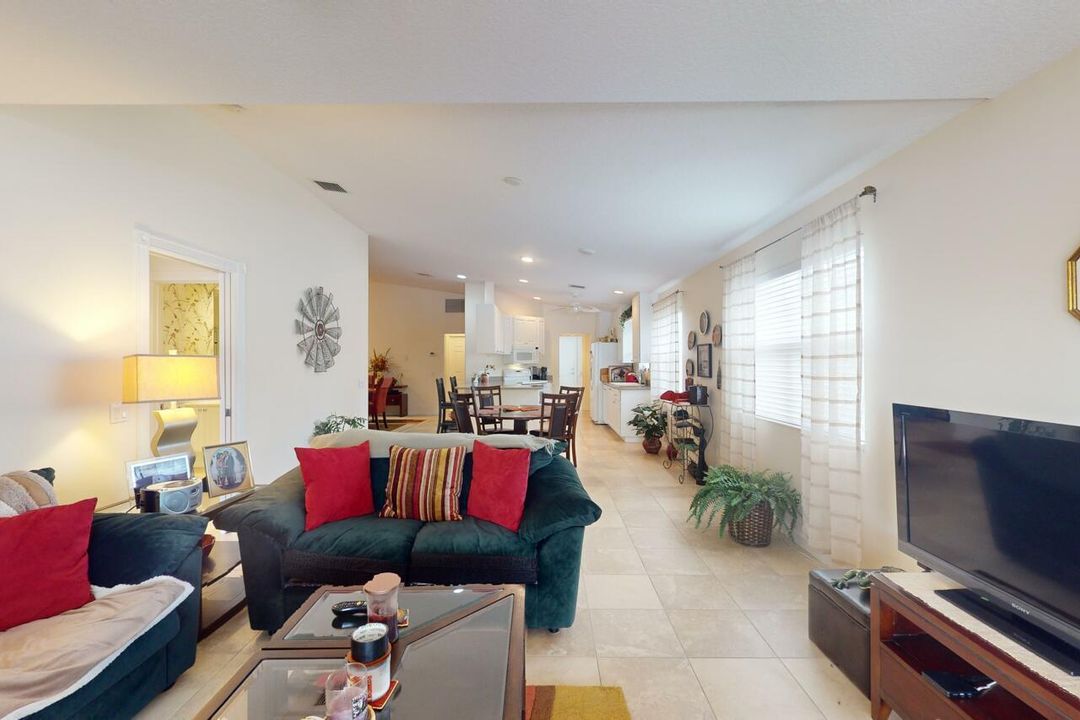 For Sale: $325,000 (2 beds, 2 baths, 1680 Square Feet)