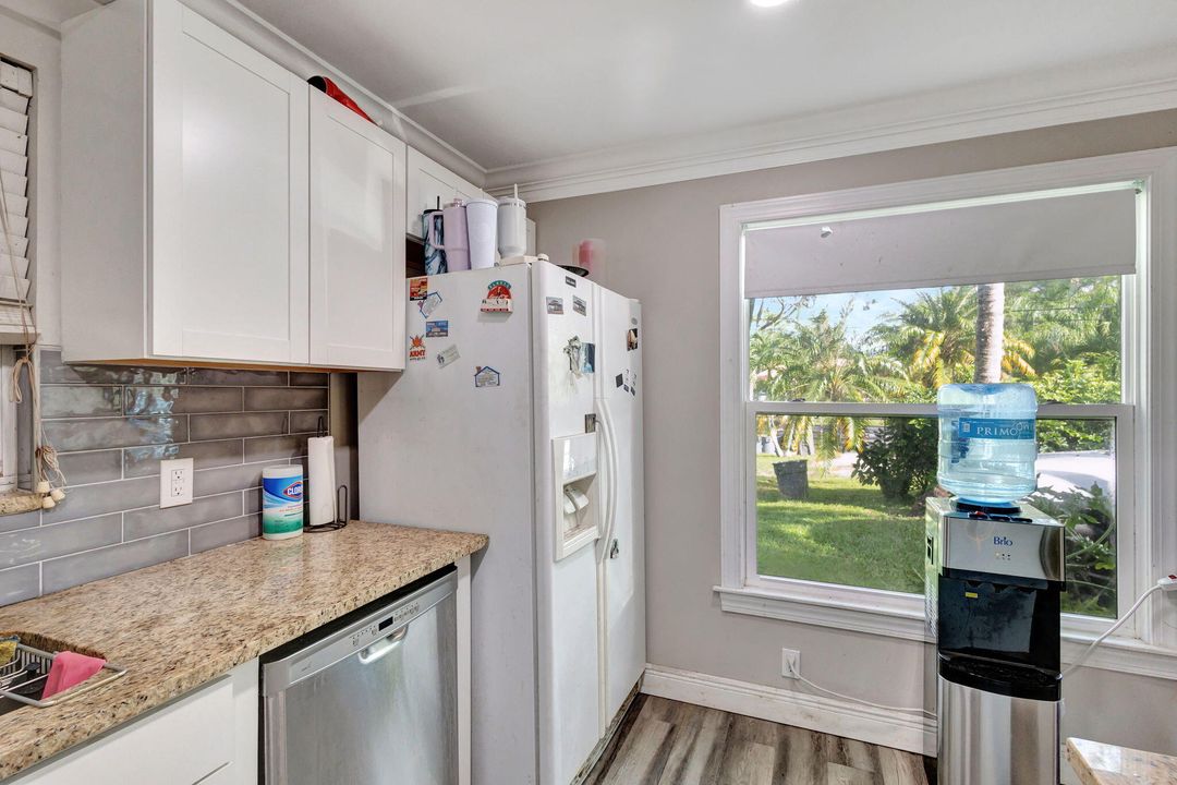 For Sale: $550,000 (4 beds, 2 baths, 1516 Square Feet)