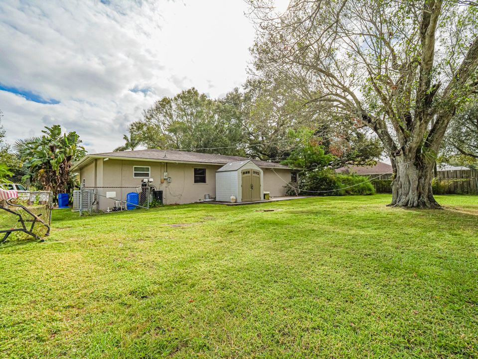 For Sale: $340,000 (3 beds, 2 baths, 1161 Square Feet)