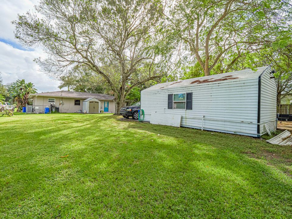 For Sale: $340,000 (3 beds, 2 baths, 1161 Square Feet)