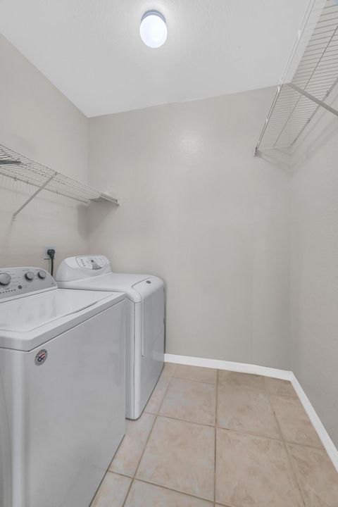 For Rent: $2,025 (2 beds, 2 baths, 1073 Square Feet)