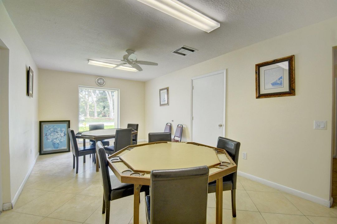 For Sale: $150,000 (2 beds, 2 baths, 925 Square Feet)