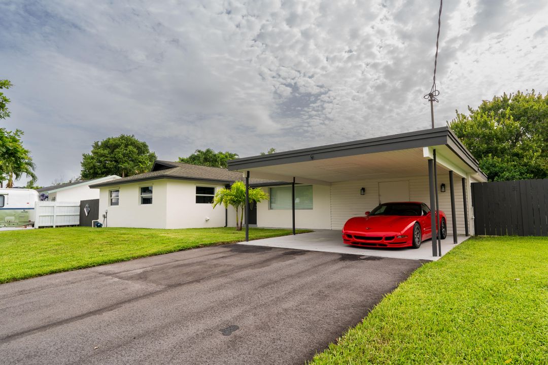 For Sale: $585,000 (4 beds, 2 baths, 1632 Square Feet)