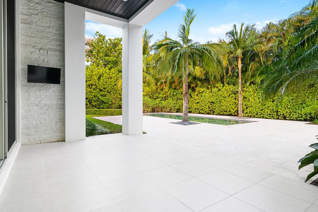 For Sale: $4,900,000 (3 beds, 2 baths, 3344 Square Feet)