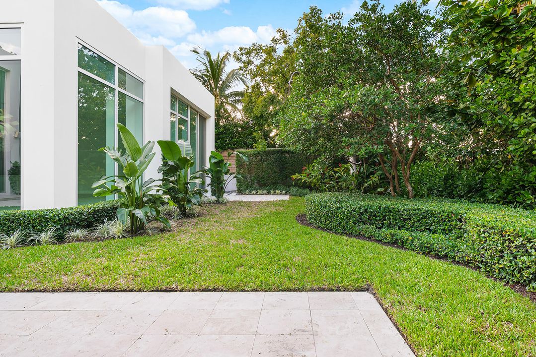 For Sale: $4,900,000 (3 beds, 2 baths, 3344 Square Feet)