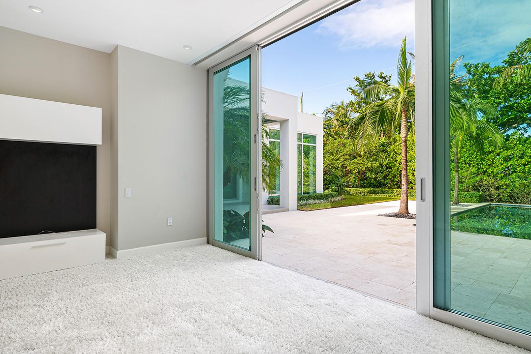 For Sale: $4,900,000 (3 beds, 2 baths, 3344 Square Feet)