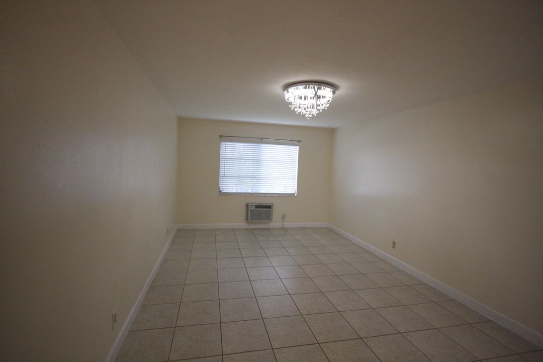 Active With Contract: $145,000 (1 beds, 1 baths, 640 Square Feet)