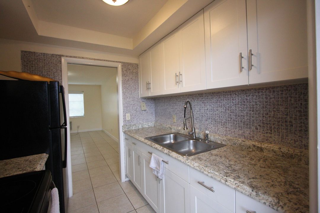 Active With Contract: $145,000 (1 beds, 1 baths, 640 Square Feet)