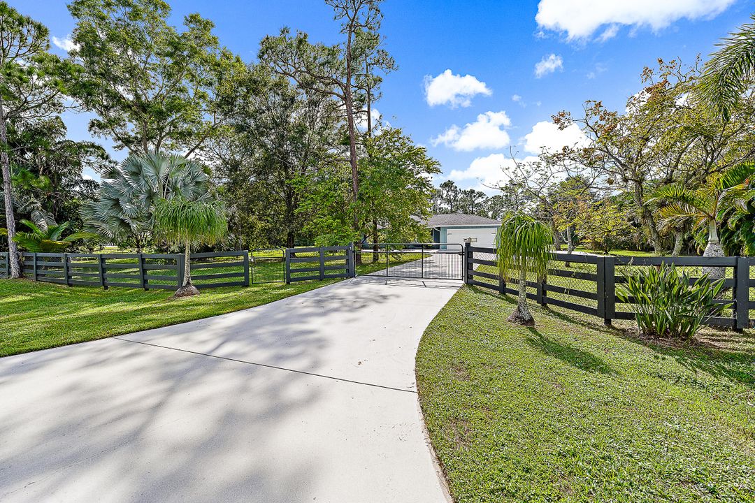 For Sale: $750,000 (3 beds, 2 baths, 1818 Square Feet)