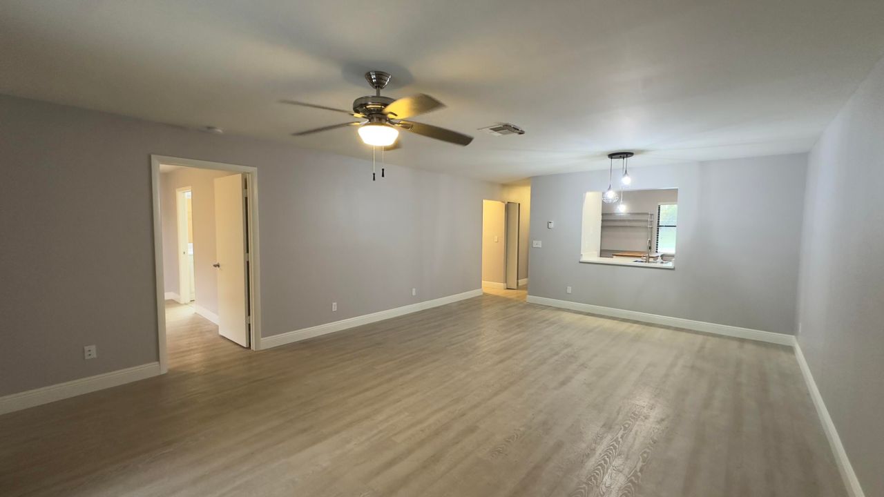 For Rent: $2,045 (2 beds, 2 baths, 1165 Square Feet)