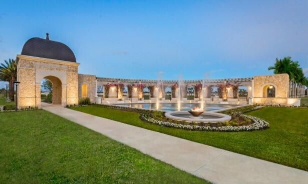 Activo con contrato: $860,960 (3 camas, 3 baños, 2186 Pies cuadrados)