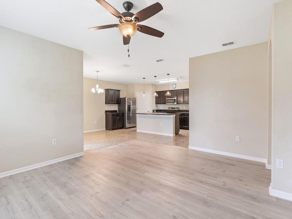 For Sale: $387,000 (4 beds, 2 baths, 1846 Square Feet)