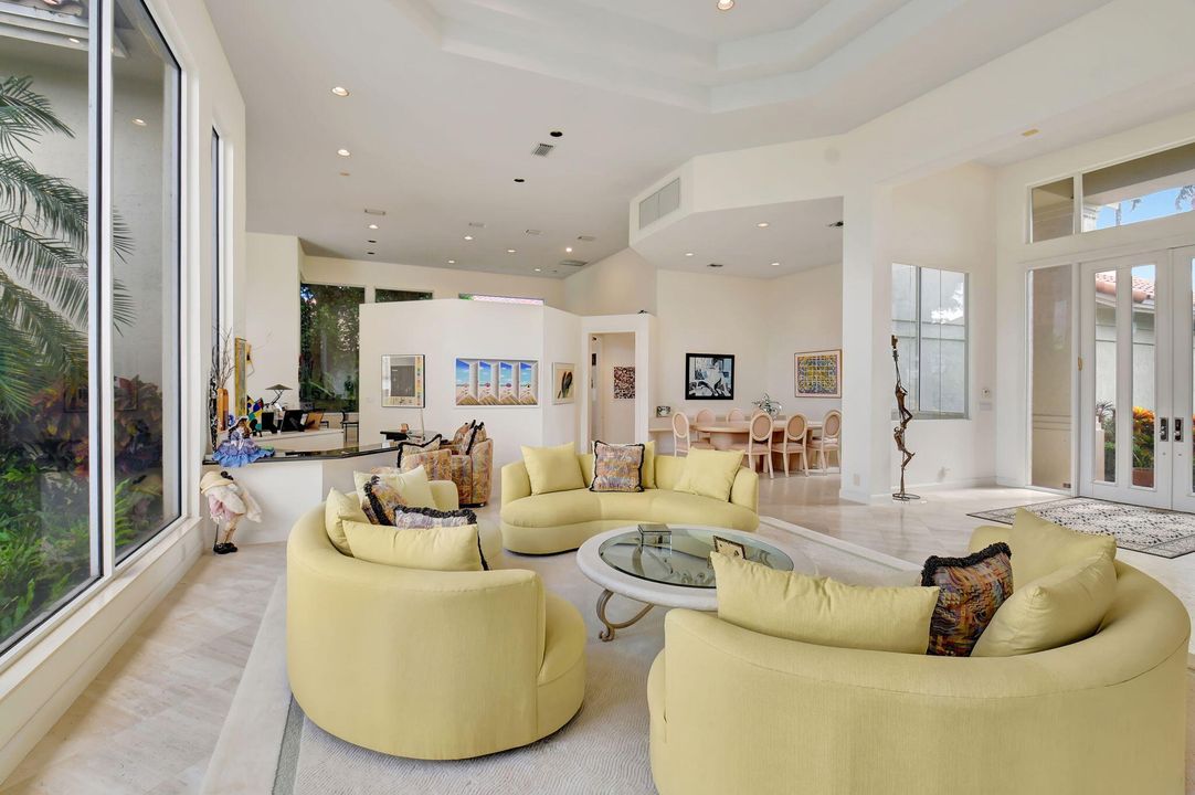 For Sale: $2,895,000 (4 beds, 4 baths, 4612 Square Feet)