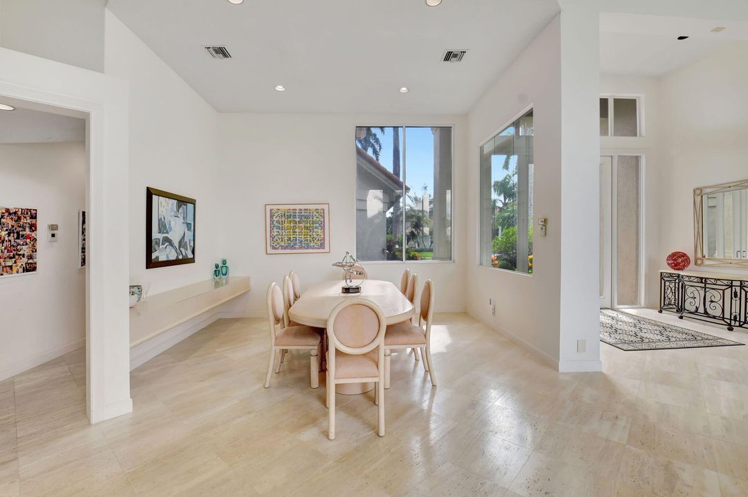 For Sale: $2,895,000 (4 beds, 4 baths, 4612 Square Feet)