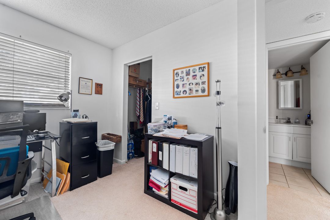 For Sale: $199,000 (2 beds, 2 baths, 891 Square Feet)