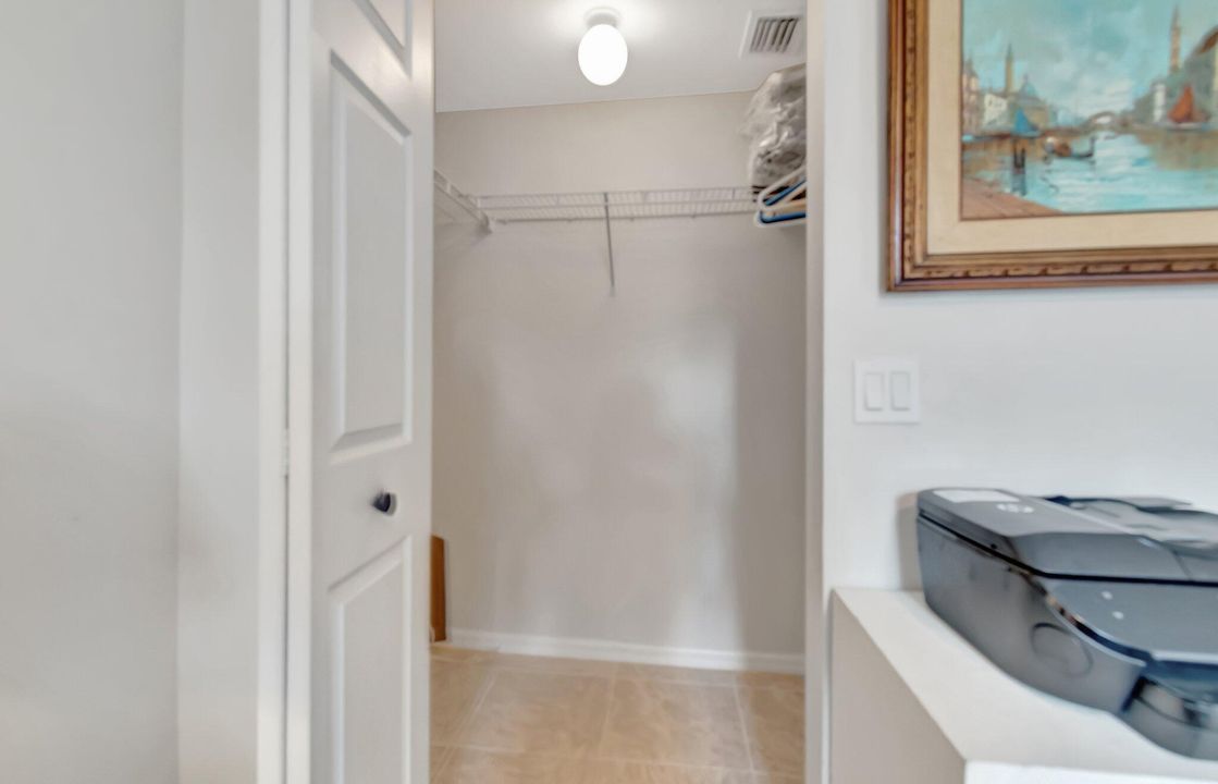 For Rent: $3,000 (2 beds, 2 baths, 1131 Square Feet)