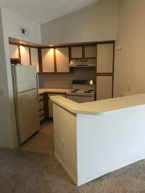 For Rent: $1,590 (1 beds, 1 baths, 726 Square Feet)