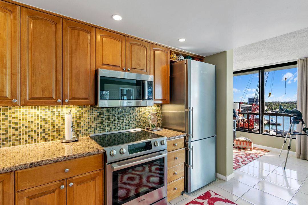 For Sale: $1,200,000 (2 beds, 2 baths, 1300 Square Feet)