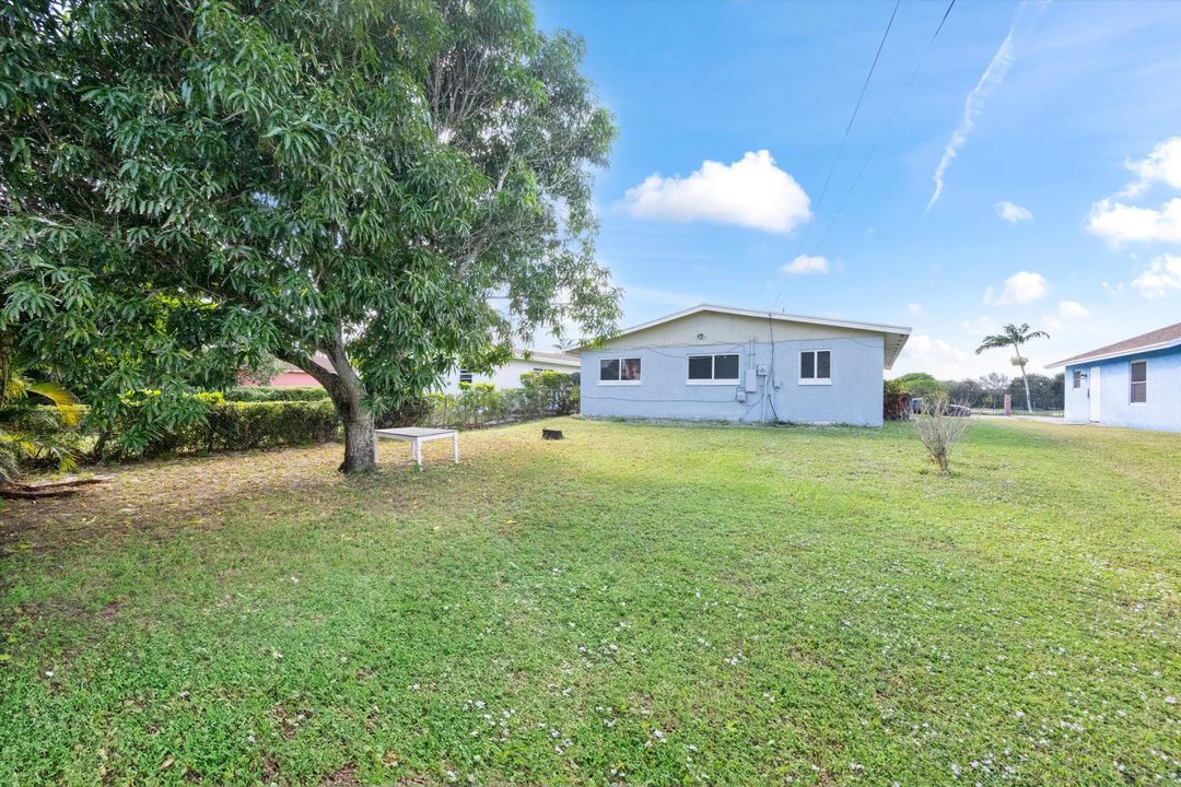 For Sale: $405,000 (4 beds, 2 baths, 1232 Square Feet)