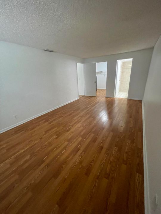 For Rent: $2,400 (2 beds, 2 baths, 1400 Square Feet)