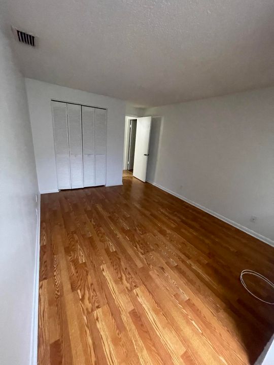 For Rent: $2,400 (2 beds, 2 baths, 1400 Square Feet)