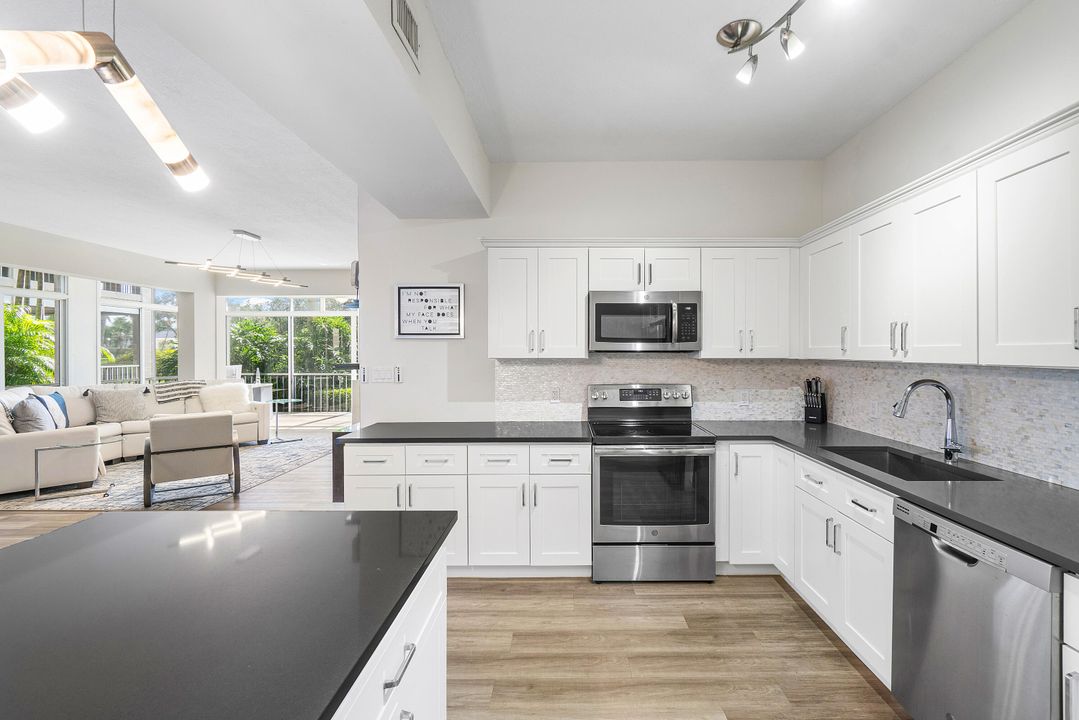 For Sale: $499,000 (2 beds, 2 baths, 1819 Square Feet)