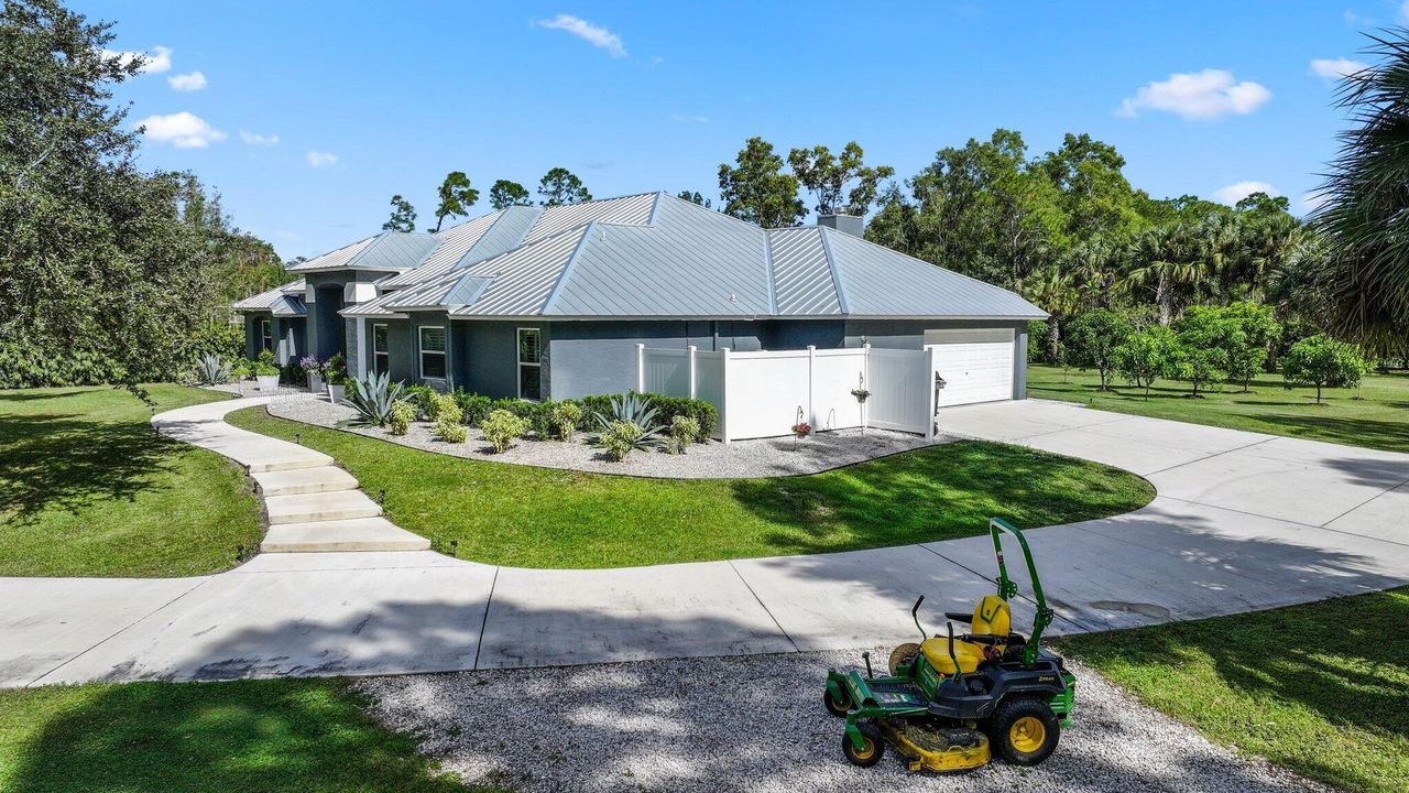 For Sale: $1,325,000 (3 beds, 2 baths, 2618 Square Feet)