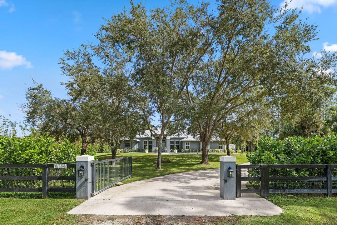 For Sale: $1,325,000 (3 beds, 2 baths, 2618 Square Feet)