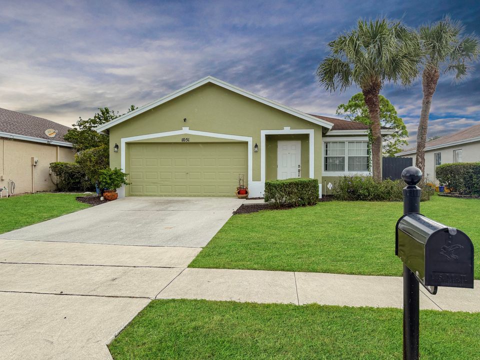 For Sale: $480,000 (3 beds, 2 baths, 1530 Square Feet)