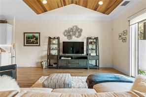 For Sale: $579,000 (3 beds, 3 baths, 1774 Square Feet)