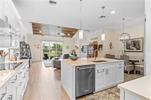 For Sale: $579,000 (3 beds, 3 baths, 1774 Square Feet)