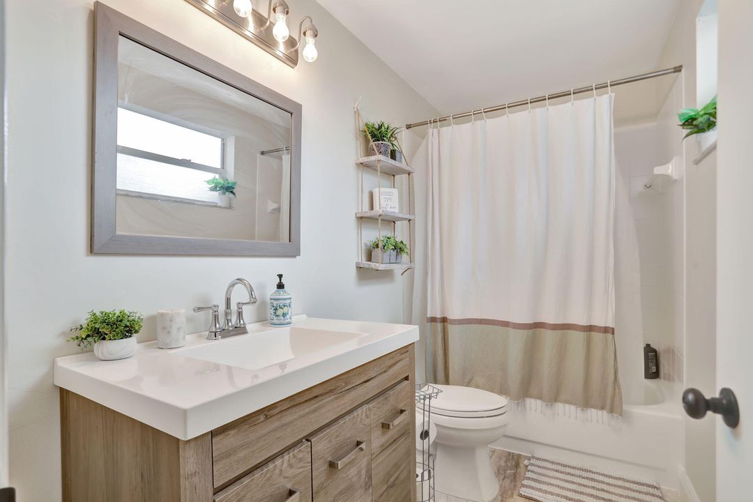 For Sale: $400,000 (2 beds, 2 baths, 1488 Square Feet)