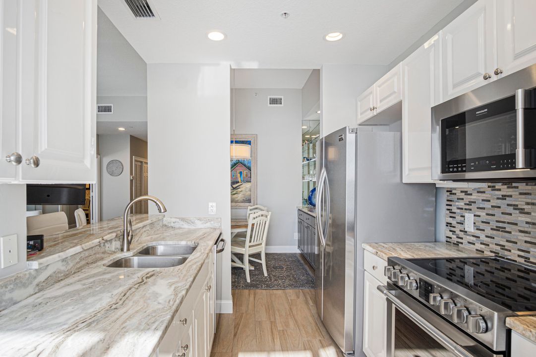 For Sale: $800,000 (2 beds, 2 baths, 1204 Square Feet)