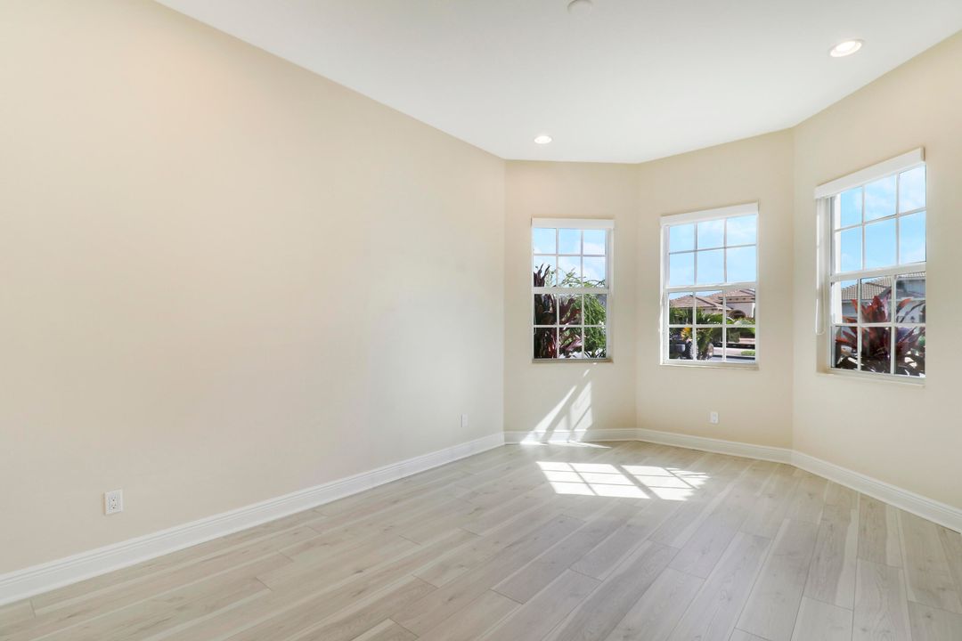 For Sale: $574,900 (2 beds, 2 baths, 1859 Square Feet)