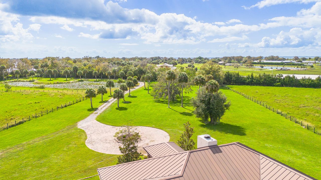 For Sale: $799,000 (3 beds, 3 baths, 3818 Square Feet)