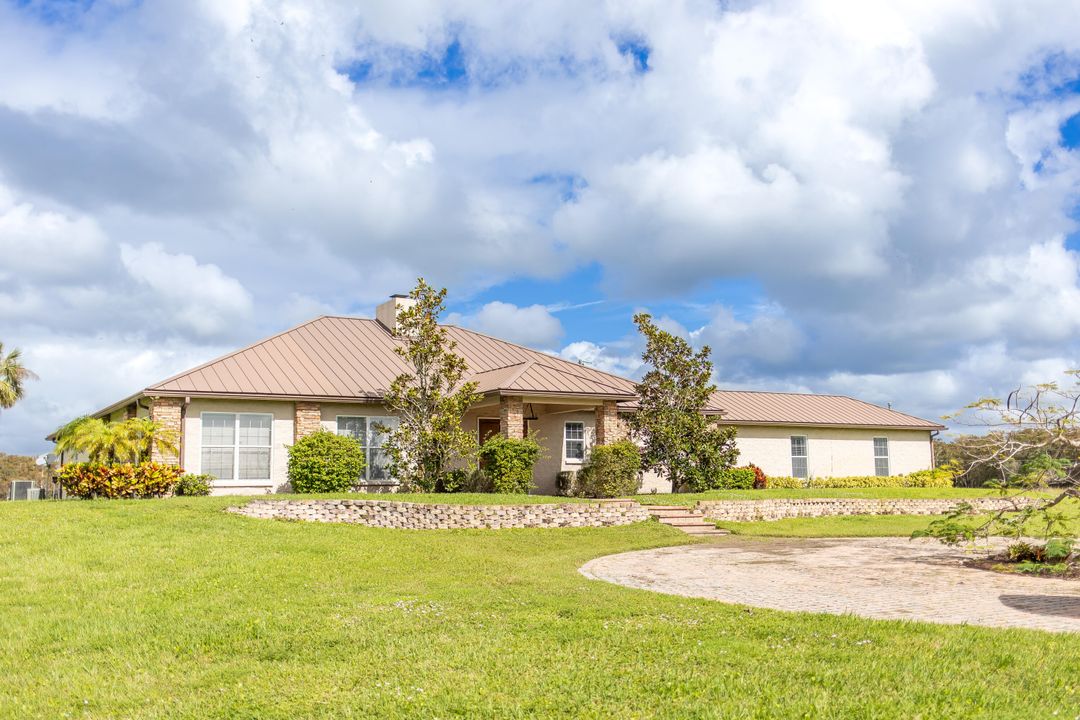 For Sale: $799,000 (3 beds, 3 baths, 3818 Square Feet)