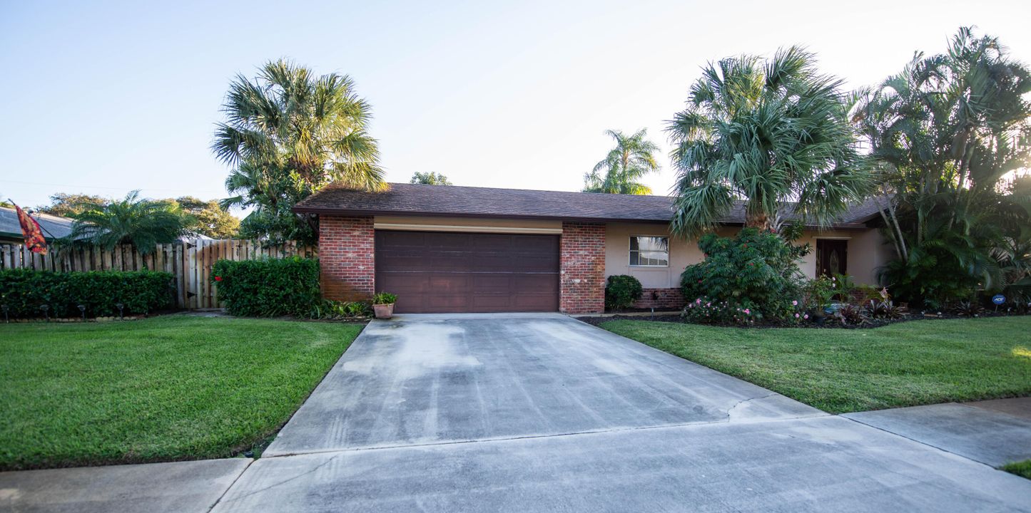 For Sale: $929,900 (3 beds, 2 baths, 2208 Square Feet)