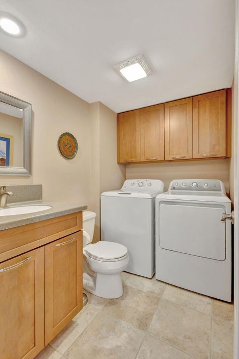 For Sale: $315,000 (2 beds, 2 baths, 1302 Square Feet)