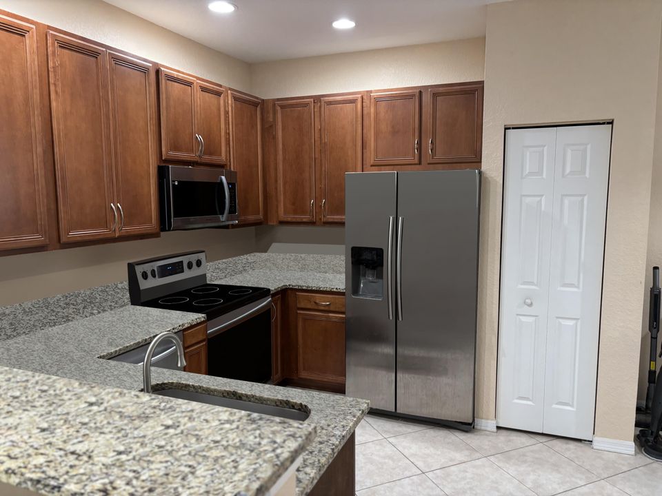 For Rent: $3,100 (2 beds, 2 baths, 1542 Square Feet)